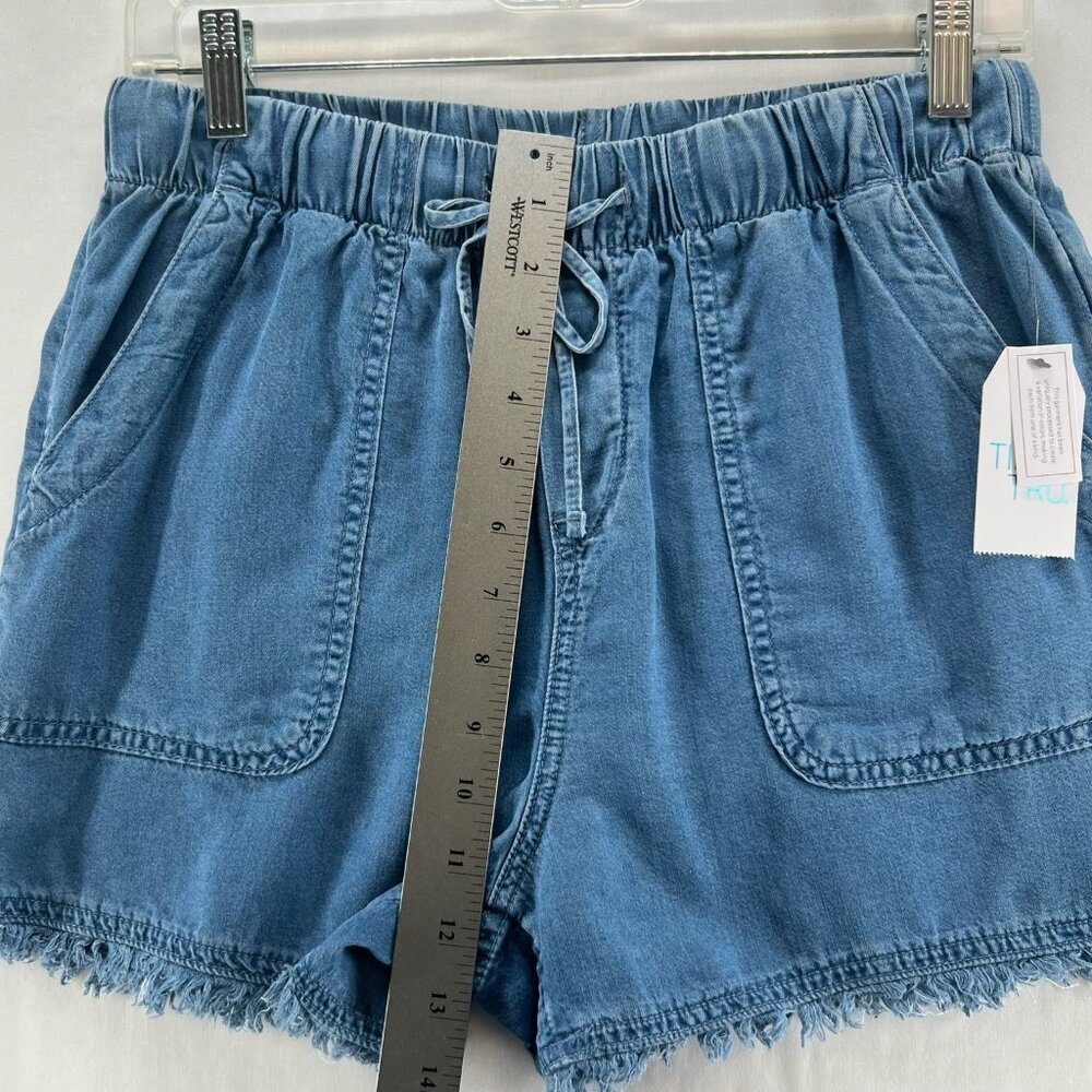 Time & Tru Denim Shorts Size XS High Rise Pull-on Stretch Frayed Hem Medium Wash - Picture 8 of 10